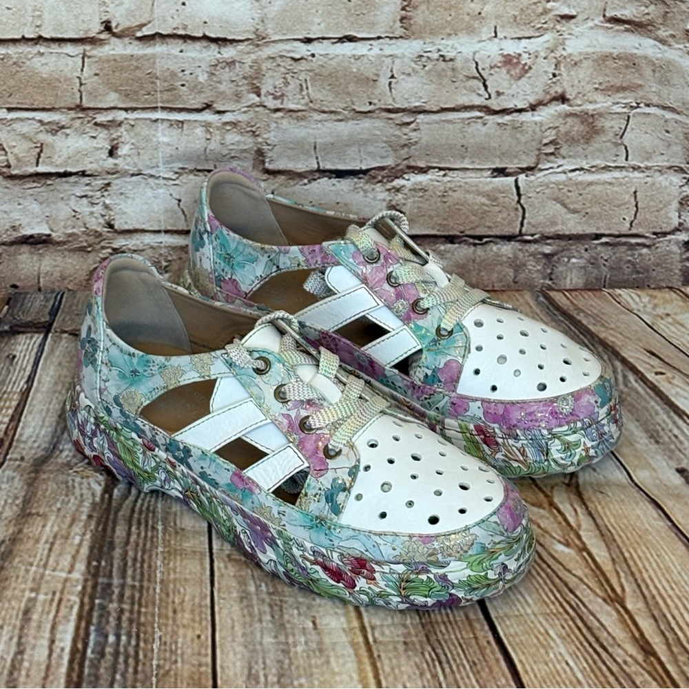 L'Artiste by Spring Step Cutout Leather Sneaker EU 38 Bodes Platform US 7.5 - 8